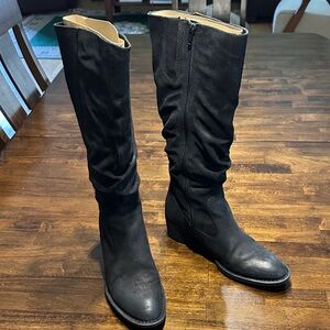 Born Black Heeled Boots Classic Design